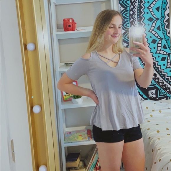 Cold shoulder top - Picture 4 of 5